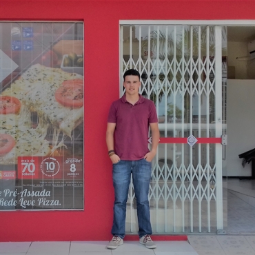Florianópolis recebe a primeira unidade da Rede Leve Pizza