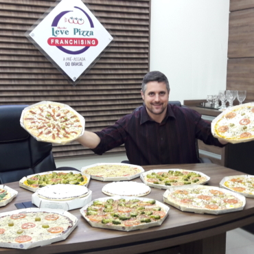 Da boca do caixa à venda de 400 mil pizzas vendidas diariamente pela Rede Leve Pizza