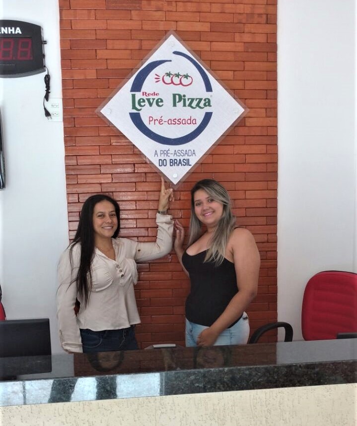 Empresárias apostam no conceito de pizzas pré-assadas para abrir negócio em Leopoldina, na Zona da Mata Mineira