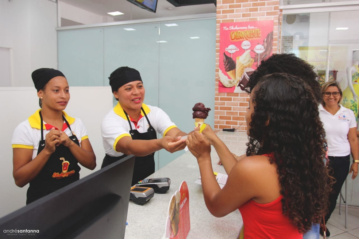 Brasileiro da classe média é o que mais consome sorvete, segundo rede de franquias