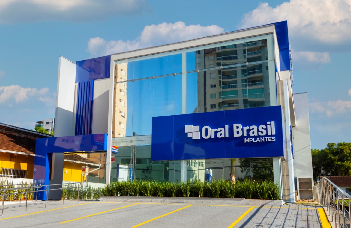 Apoiado em um modelo com muita tecnologia, franquia Oral Brasil aposta em público da classe alta com serviços odontológicos de ponta