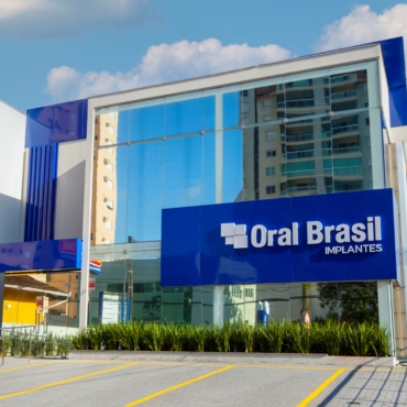 Apoiado em um modelo com muita tecnologia, franquia Oral Brasil aposta em público da classe alta com serviços odontológicos de ponta