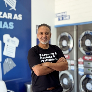 De operador de máquina de xerox a dono de maior franquia de lavanderias de autosserviço do Brasil
