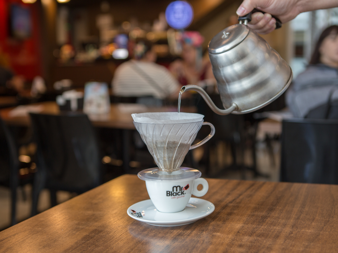Café como investimento: por que o segmento de cafeterias cresce mesmo com alta no preço do grão