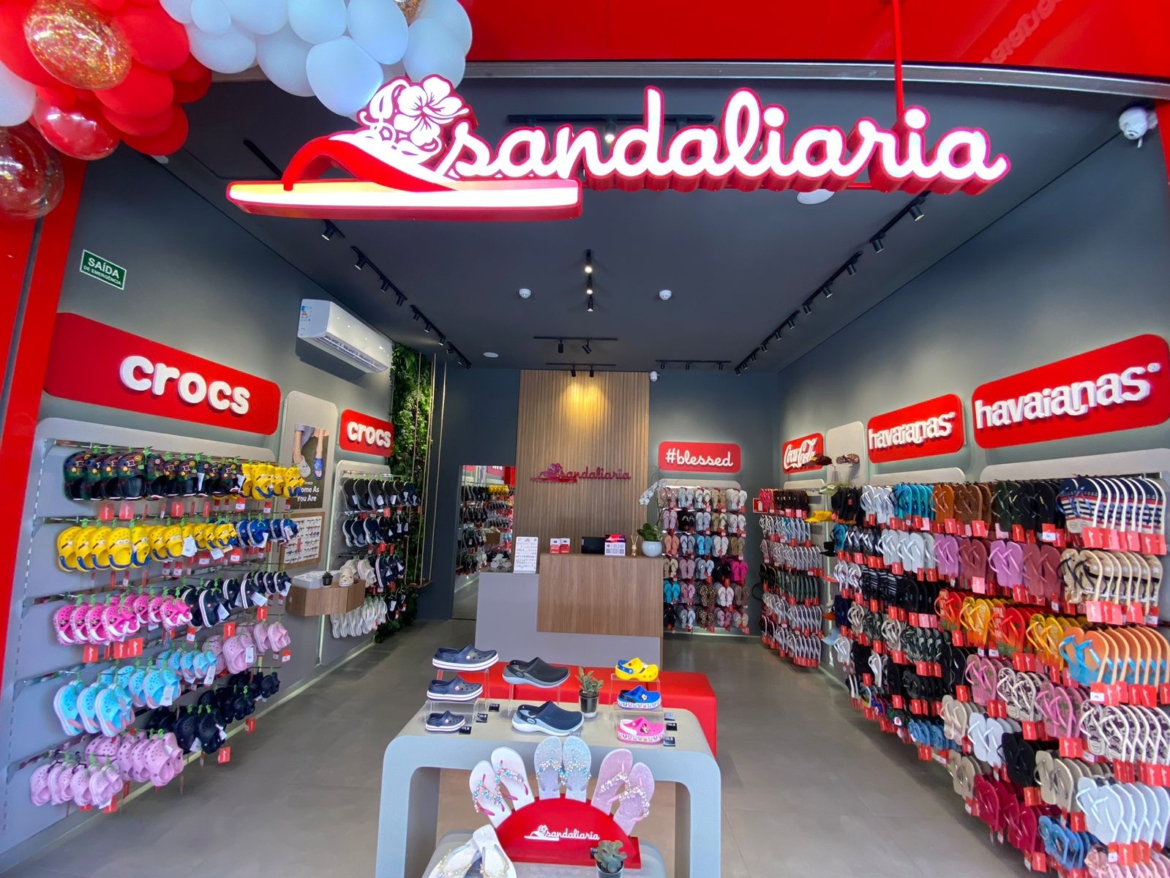 Moda e experiência: Sandaliaria aposta em loja conceito e vivência do consumidor