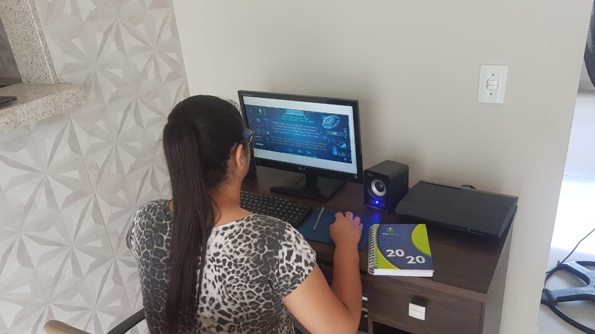 Ensino EAD é alternativa para continuar aprendendo sem sair de casa