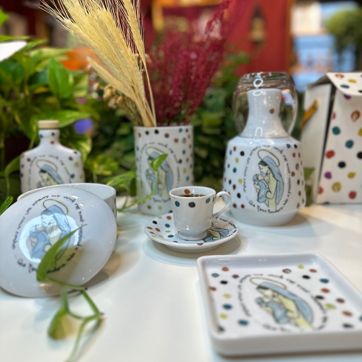 Franquia Santo Santo Santo lança linha especial para o Dia das Mães